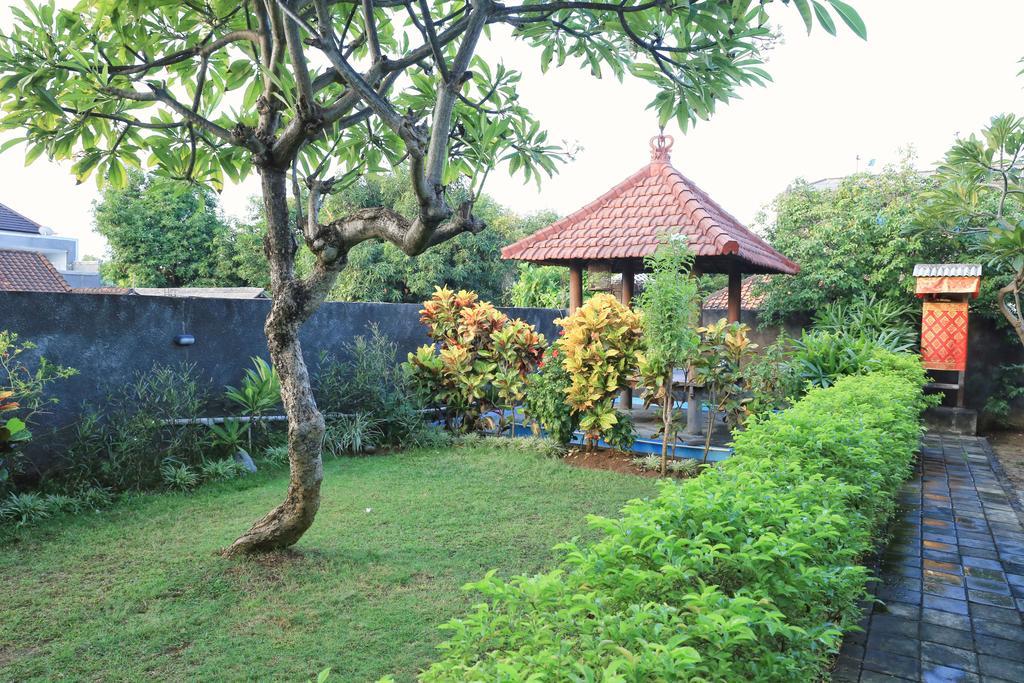 Hotel Reddoorz @ Mataram Kuta 3 Exterior foto