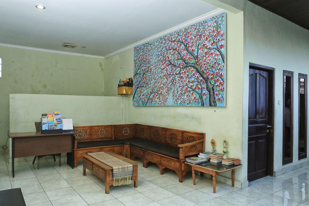 Hotel Reddoorz @ Mataram Kuta 3 Exterior foto