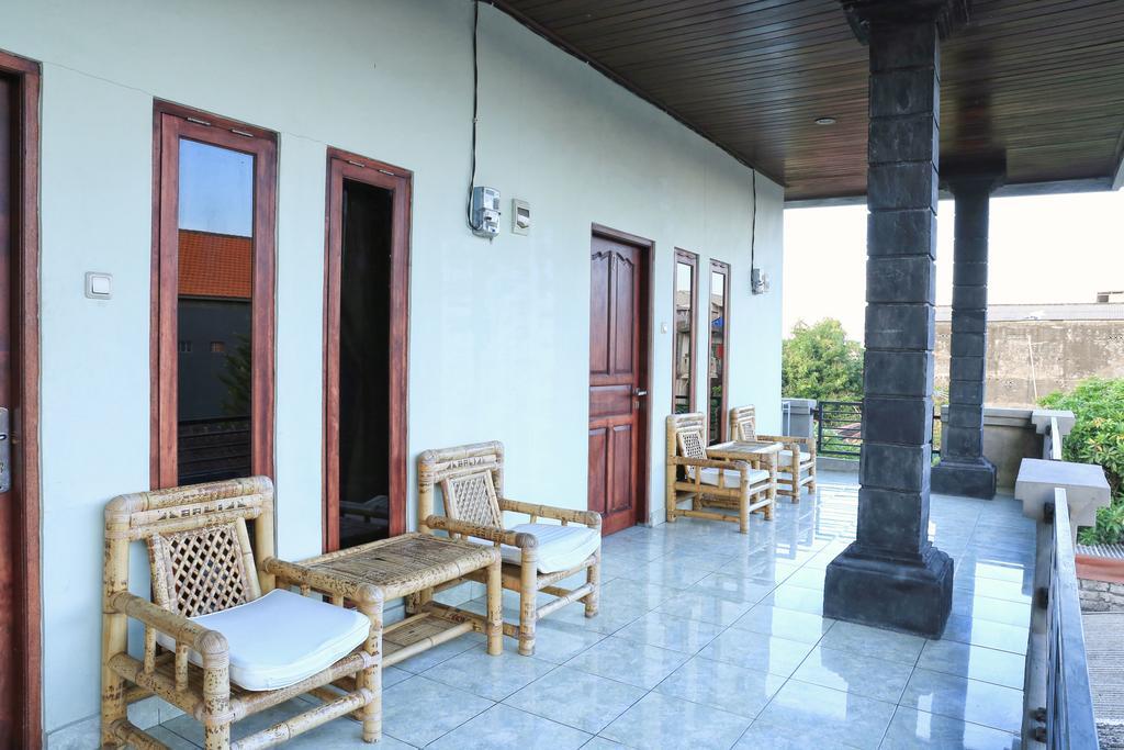 Hotel Reddoorz @ Mataram Kuta 3 Exterior foto