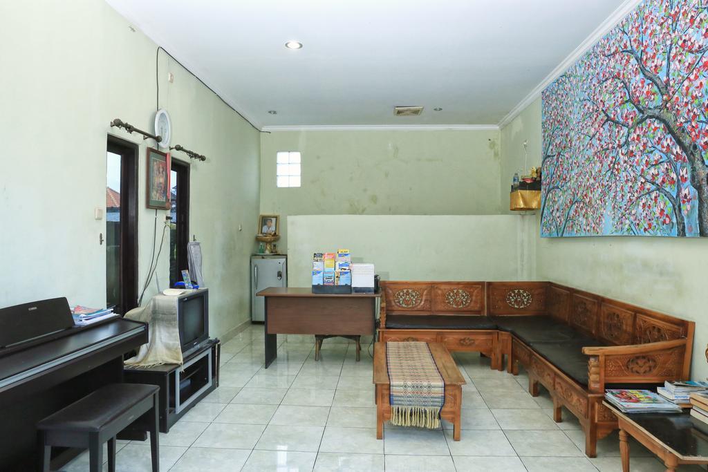 Hotel Reddoorz @ Mataram Kuta 3 Exterior foto